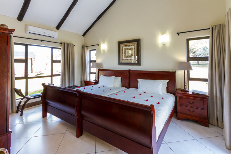 שלושלואי Zulu Nyala Game Lodge מראה חיצוני תמונה