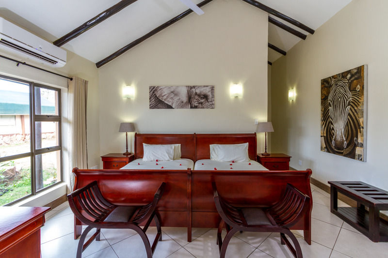 שלושלואי Zulu Nyala Game Lodge מראה חיצוני תמונה